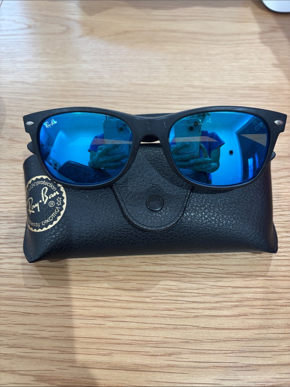 Ray-Ban Men's Black Frame Blue Mirror Wayfarer Sunglasses